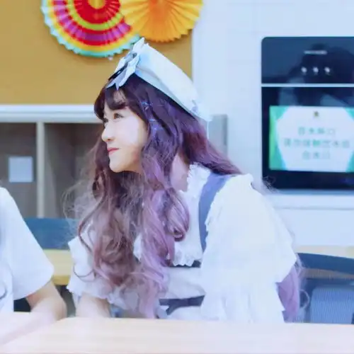 tf家族三代全员男扮女装,jk制服和洛丽塔,全员小公主的水平
