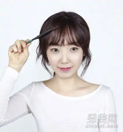 diy空空气量刘海在家里简单的3步改变为韩国女孩
