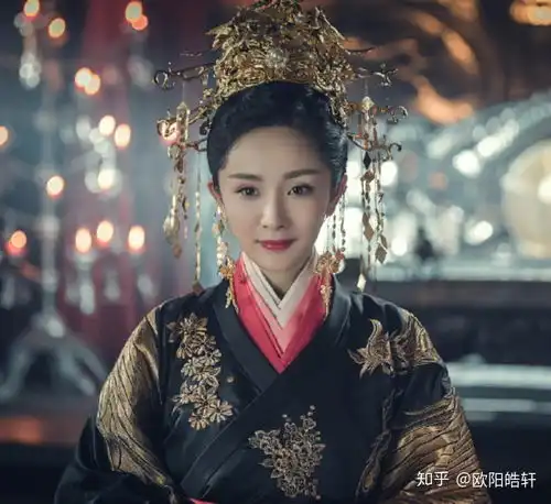 杨幂最新金句频出骂你的人都是草船借来的箭,犀利怼人引期待
