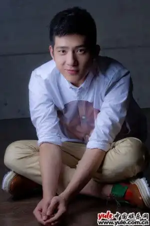 井柏然超自然蝉联榜单冠军小天王人气扶摇直上
