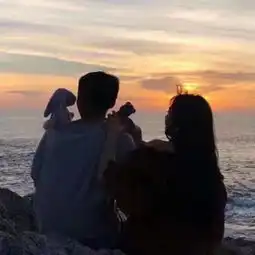 谁有这个的情侣头像,急需用,谢谢
