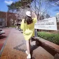 女生背影戴帽子头像背影霸气的带帽子的女生头像
