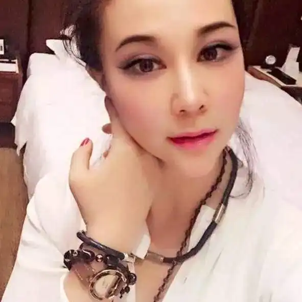 侯耀华跟侄女争遗产,与女徒弟传绯闻,今为灾区捐款30元引争议
