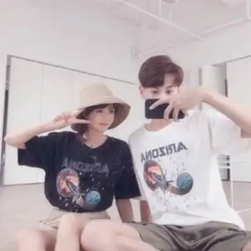 男女同框情侣头像
