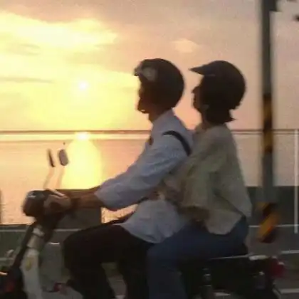 一左一右情侣头像真人,我是这个世界上最幸福的人
