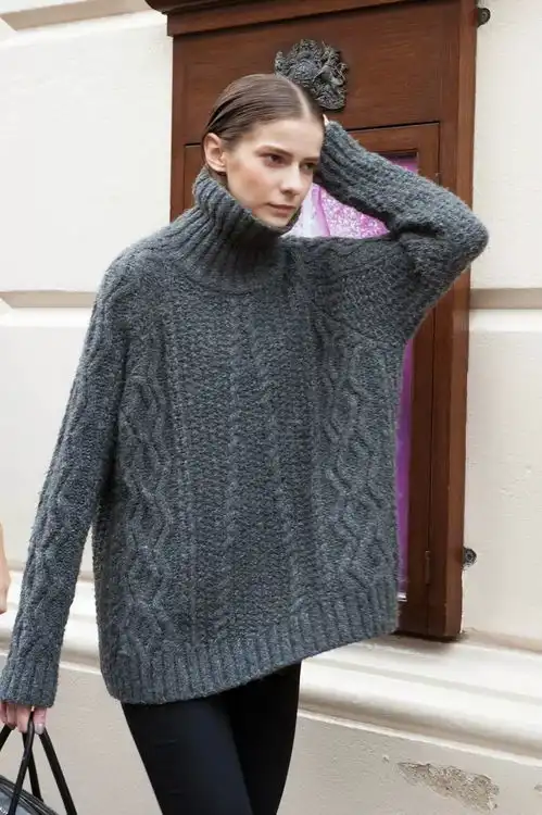 18秋冬最火的高领毛衣,这样穿才够美
