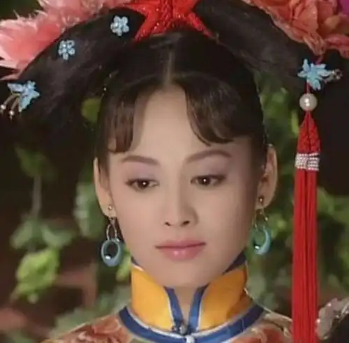 48岁宁静晒自拍美艳动人,当年她跟巩俐平起平坐现在却变综艺咖
