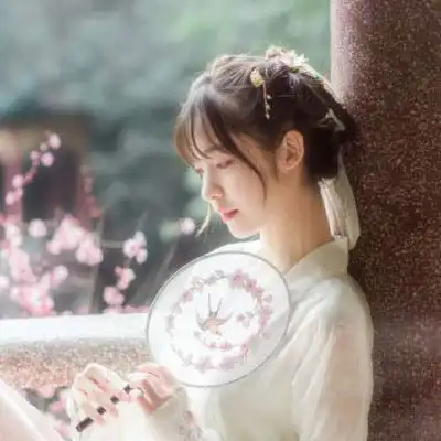古风头像女唯美淡雅仙气十足的白衣古风女子图片
