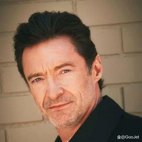 休杰克曼新电影造型扮演老头,56岁的他少年感怎么没有了
