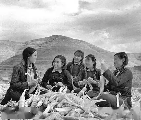 男女同工同酬的推动者,连续十三届的全国人大代表申纪兰逝世
