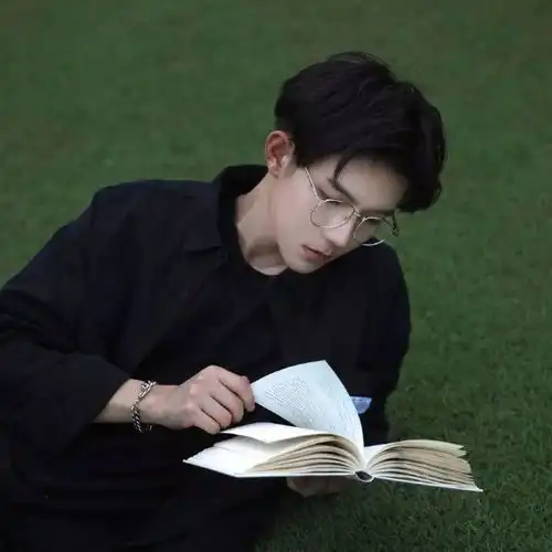 头像十月新一期微信头像,换一张
