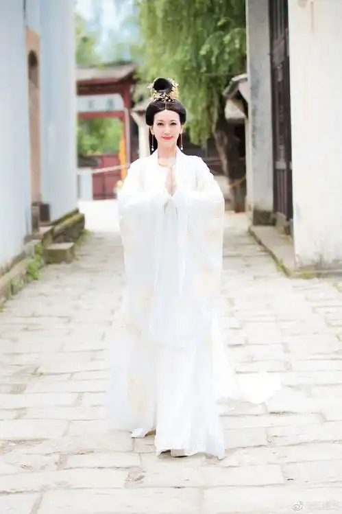 根本看不出67岁赵雅芝古装仙气十足仪态万方
