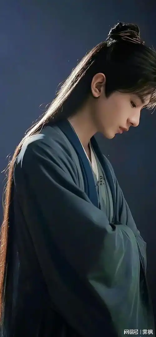 成毅壁纸,我最爱成毅饰演的李莲花
