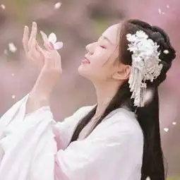 十里玉兰春更甚,古风女头晚来迟
