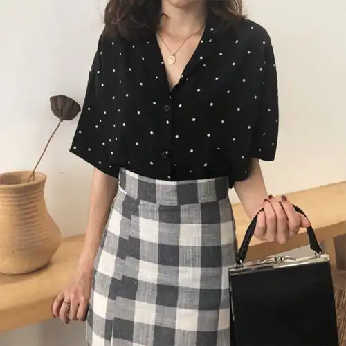 新衬衫女款学生韩版宽松短袖少女感港风v领波点雪纺百搭上衣女夏
