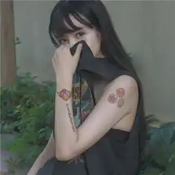 女生超拽头像2018霸气侧脸头像当吃货瘦了说明她不快乐了
