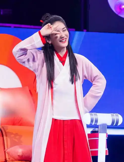谢娜扮上紫霞仙子似少女,比朱茵版更有侠气
