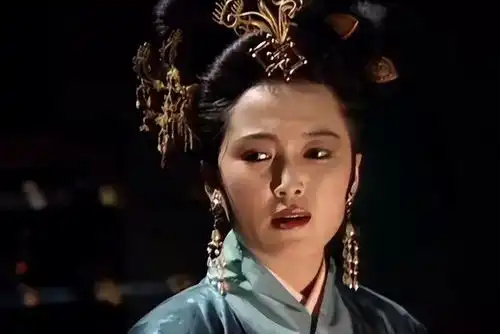 王璐瑶相亲相来一个富商,婚后生一女,女儿比她还漂亮
