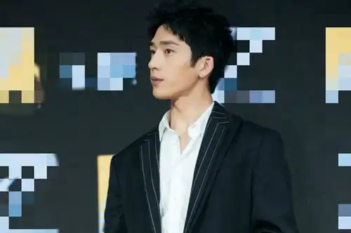 娱讯薛之谦当爸井柏然回怼粉丝余文乐晒儿子近照
