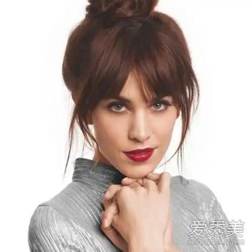 空气体爆炸太纯红色中外女演员因法国刘海而变美
