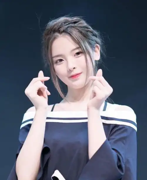 杨超越的颜值真的那么高吗有没有被夸大了
