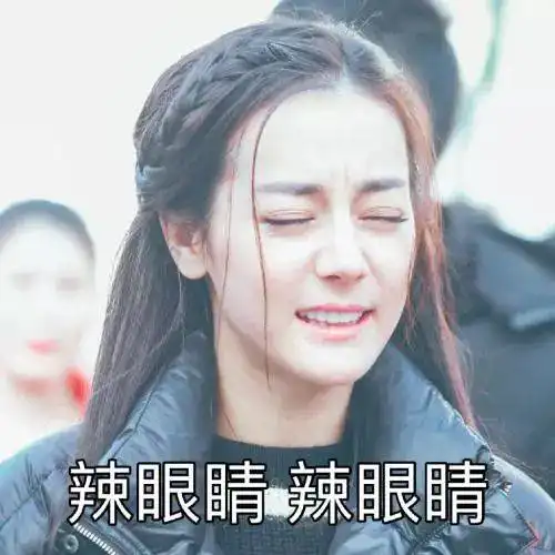 拒绝暗色系白色羽绒服才是今年冬天的主角
