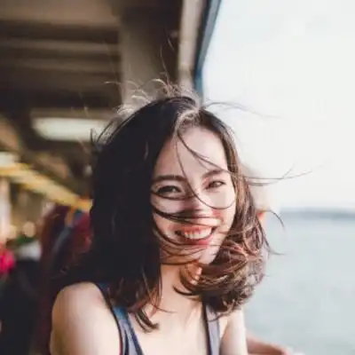 一个32岁剩女的恋爱忠告当男人对你做了这几件事时,要小心了
