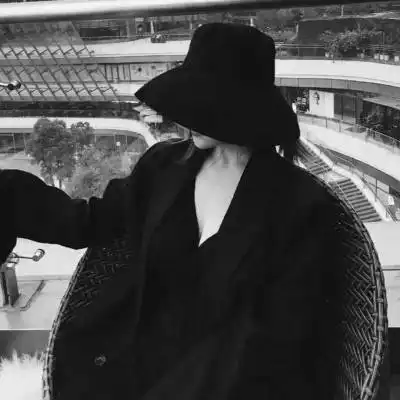 霸气超拽黑白女生头像气质高冷御姐黑白头像大全
