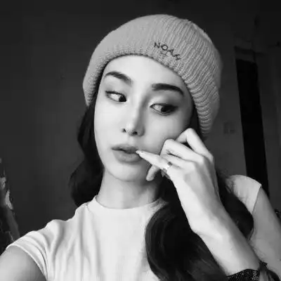 黑色系欧美女生头像
