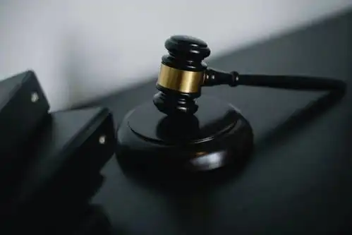 男子为当贴吧吧主向百度员工行贿宝马
