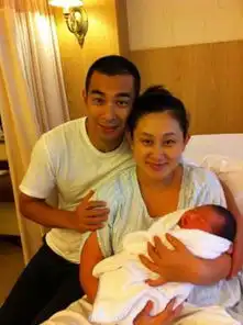 张丹露为赵文卓再诞一子望子成龙取名子龙组图
