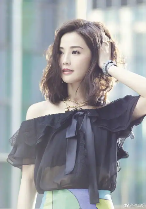 离过婚的35岁女人该怎么活阿sa美得超乎你想象
