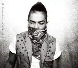 谁有bigbang太阳的发型的后视图和侧视图
