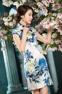 旗袍遇上青花,美得风情万种
