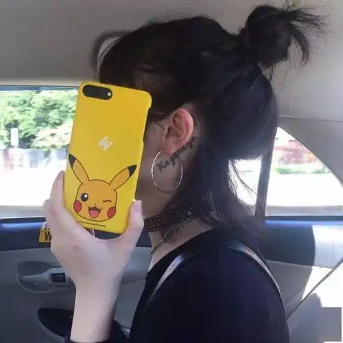 女生头像遮脸保持神秘
