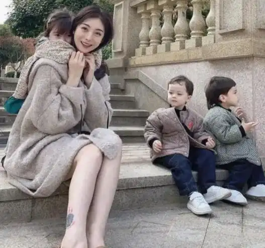 叶海洋花16万买精生二胎,妹妹比姐姐美,女网红效仿她生下三胞胎
