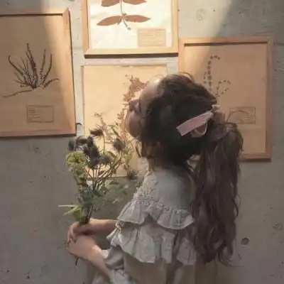 背影头像女生唯美漂亮简单气质女生背影
