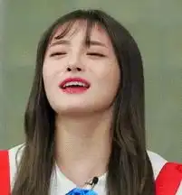 周洁琼撞衫多位女明星,不比身材和样貌,全靠穿衣搭配定输赢
