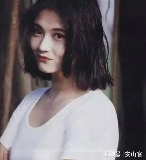 12位新加坡女星对比,郑秀珍被骗财又离异,郭妃丽嫁富商生活幸福
