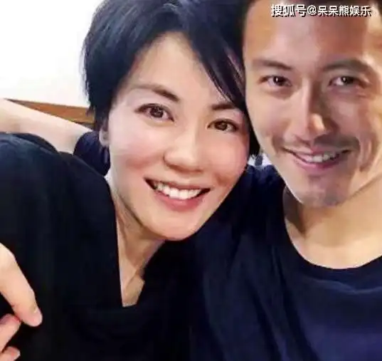 父子都念旧但口味不同,谢贤和小50岁女友复合,谢霆锋与王菲复合
