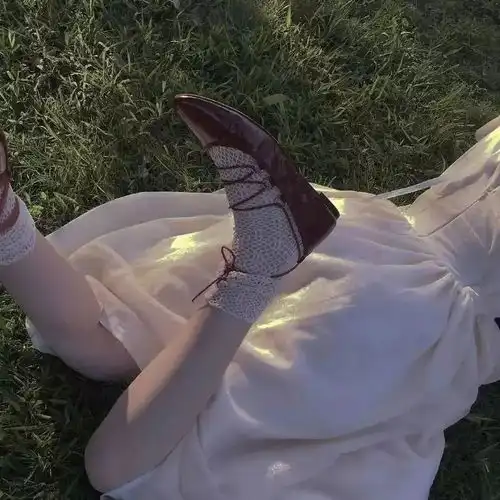 朋友圈背景图庆祝平凡
