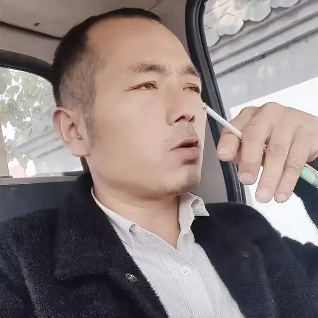 突传噩耗36岁网红陈松去世,生前嗜酒如命烟不离手,常用煤球炉
