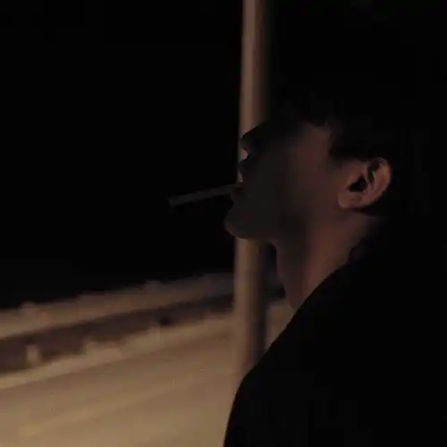 想求一些不露脸的男生头像,大家分享一下
