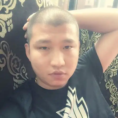 快手最没素质4大网红二驴方丈上榜,第一利用慈善赚钱
