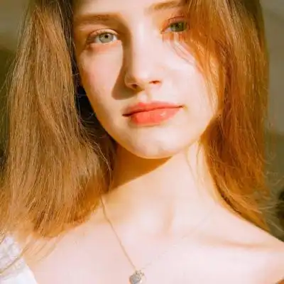 2021欧美女生头像气质美女即使不完美却很迷人
