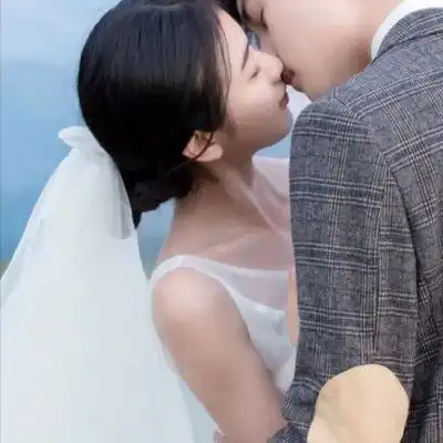 从校服到婚纱,情侣头像
