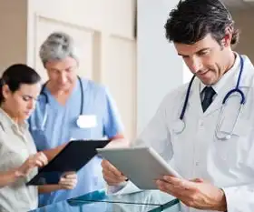 房祖名柯震东同时吸毒被抓房祖名吸毒成龙怎么看
