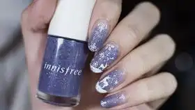 颗粒感雪花仙气圣诞美甲
