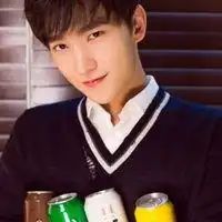 杨洋头像图片帅气冷酷男生微信头像图片大全
