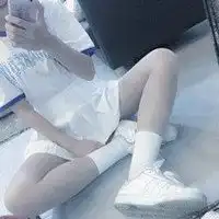 半身头像女锁骨微信头像图片大全
